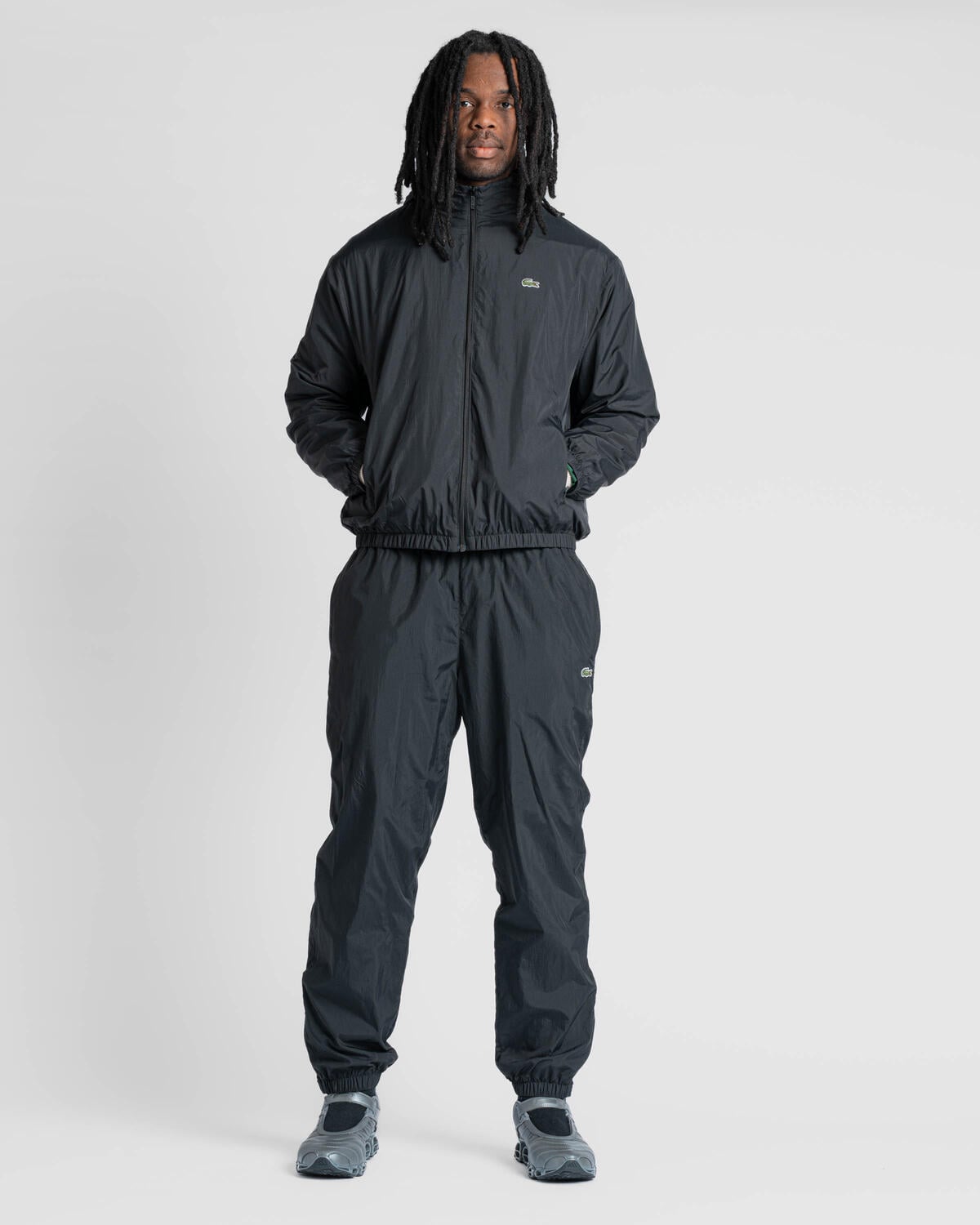 lacoste-trainingsanzug-black-